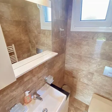 Tamara Luxury Vilă *